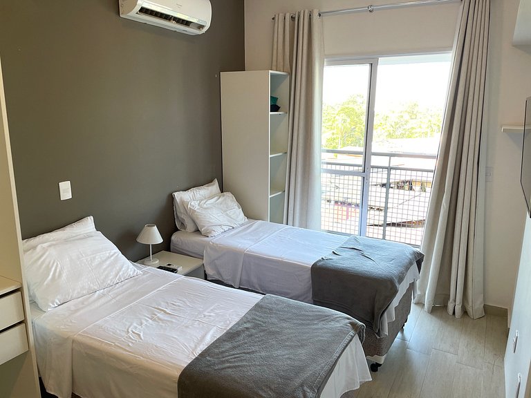 Studio c/ garagem – 1 ou 2 pessoas