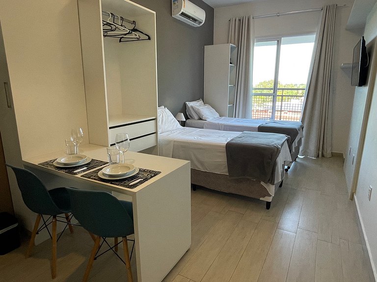 Studio c/ garagem – 1 ou 2 pessoas