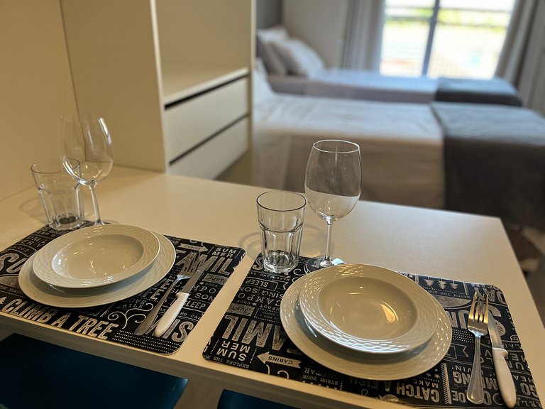 Studio c/ garagem – cama casal ou 2 de solteiro