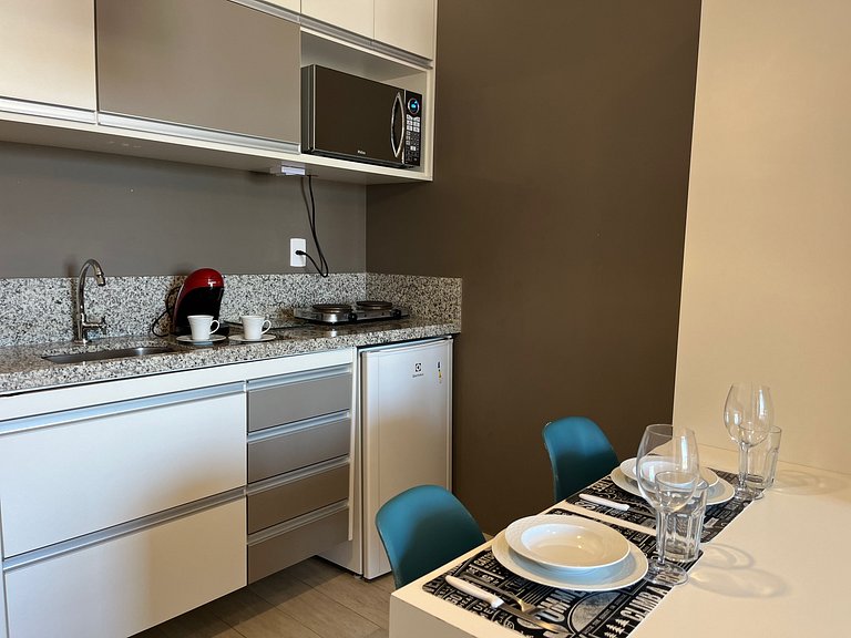 Studio c/ garagem – 1 ou 2 pessoas